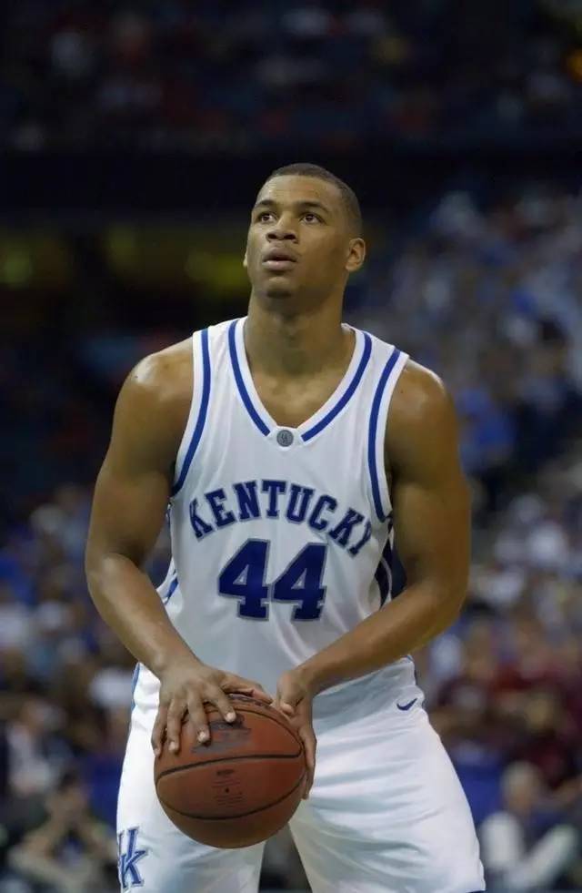 他立刻投入 他立刻投入