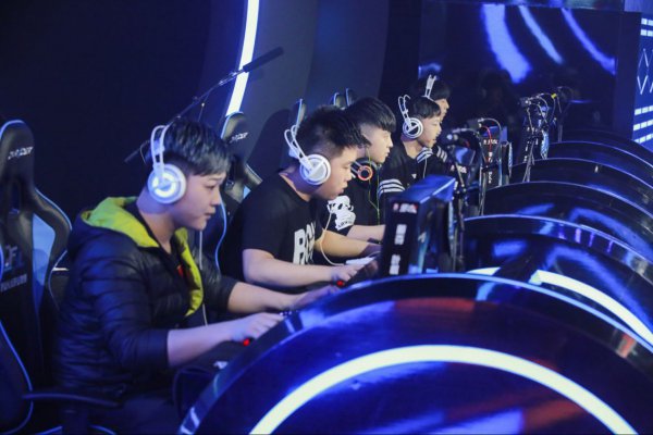 练战术布局 练战术布局