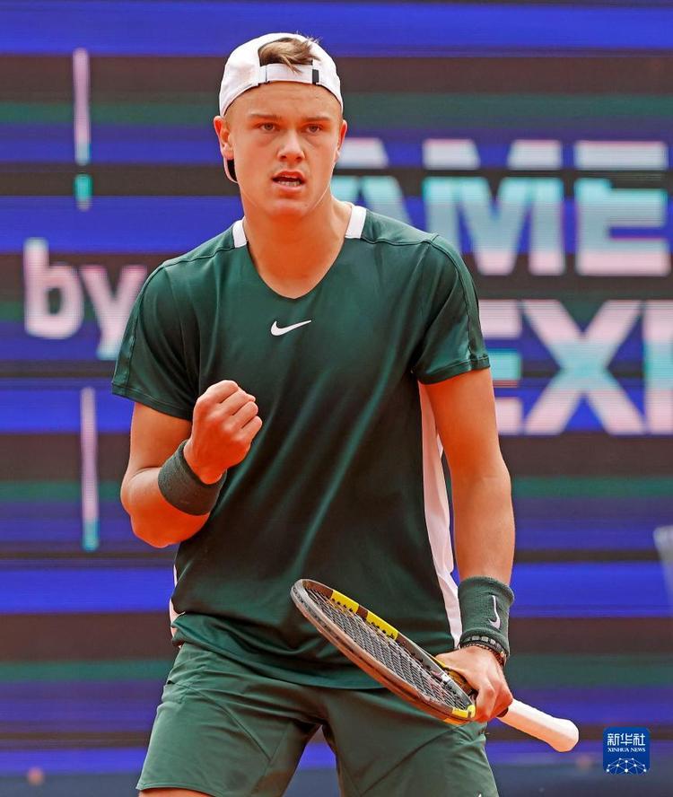 湖人连克强 湖人连克强