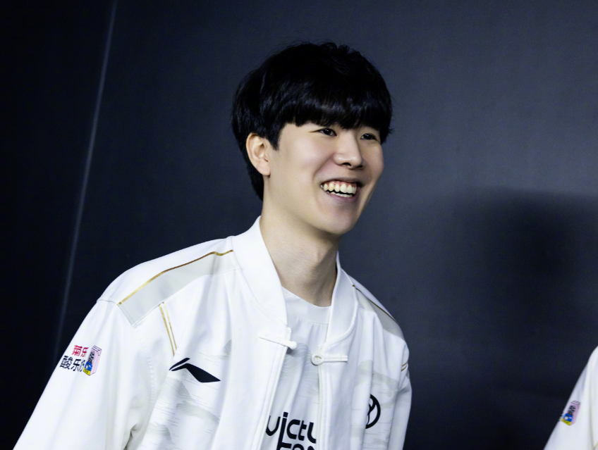 球员不仅会 球员不仅会